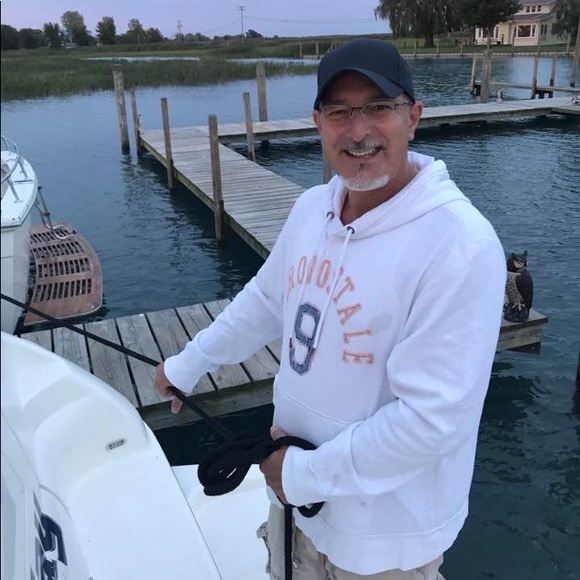 Meet your Posher, Rheal - Picture 1 of 1